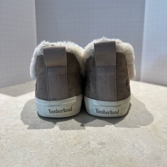 Timberland Women’s Suede Slip-On Shoes with Faux Fur Lining - Size 8, Preloved - Picture 3 of 13